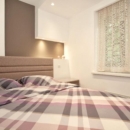 Hostgost Selected Suites - Skadarlija Square Belgrado Exterior foto