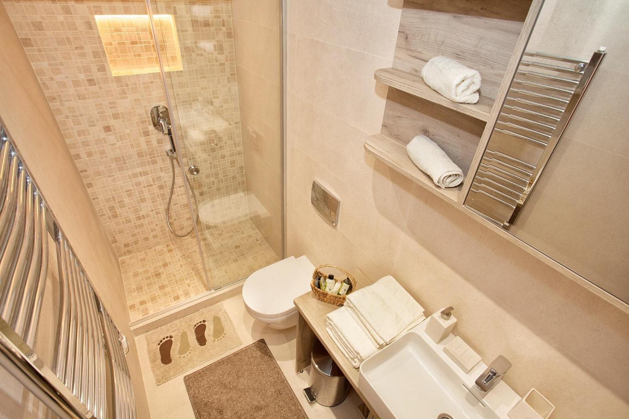 Hostgost Selected Suites - Skadarlija Square Belgrado Exterior foto